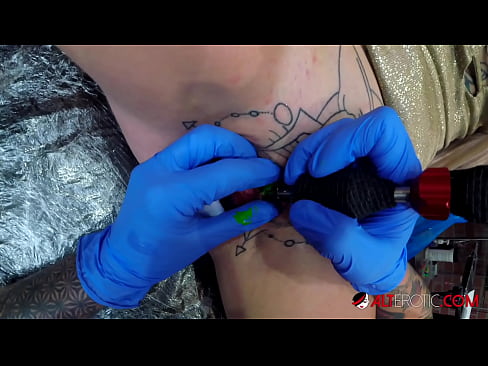 ❤️ Sully Savage oo aad u tattooed ayaa Kintirkeeda ku sawirtay tattoo ❤️  Galmada dabada